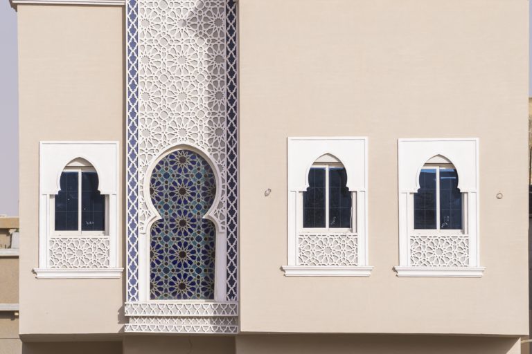 مضيف مميز للحجز اليومي الشهري - عقار