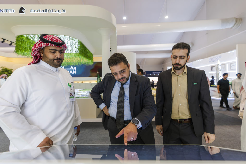 بناء الثقة مع العملاء وفهم احتياجاتهم من مهارات الوسيط العقاري الناجح - تطبيق عقار