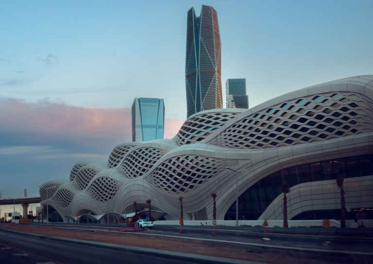 محطة مترو الرياض أمام مركز الملك عبدالله المالي - تطبيق عقار